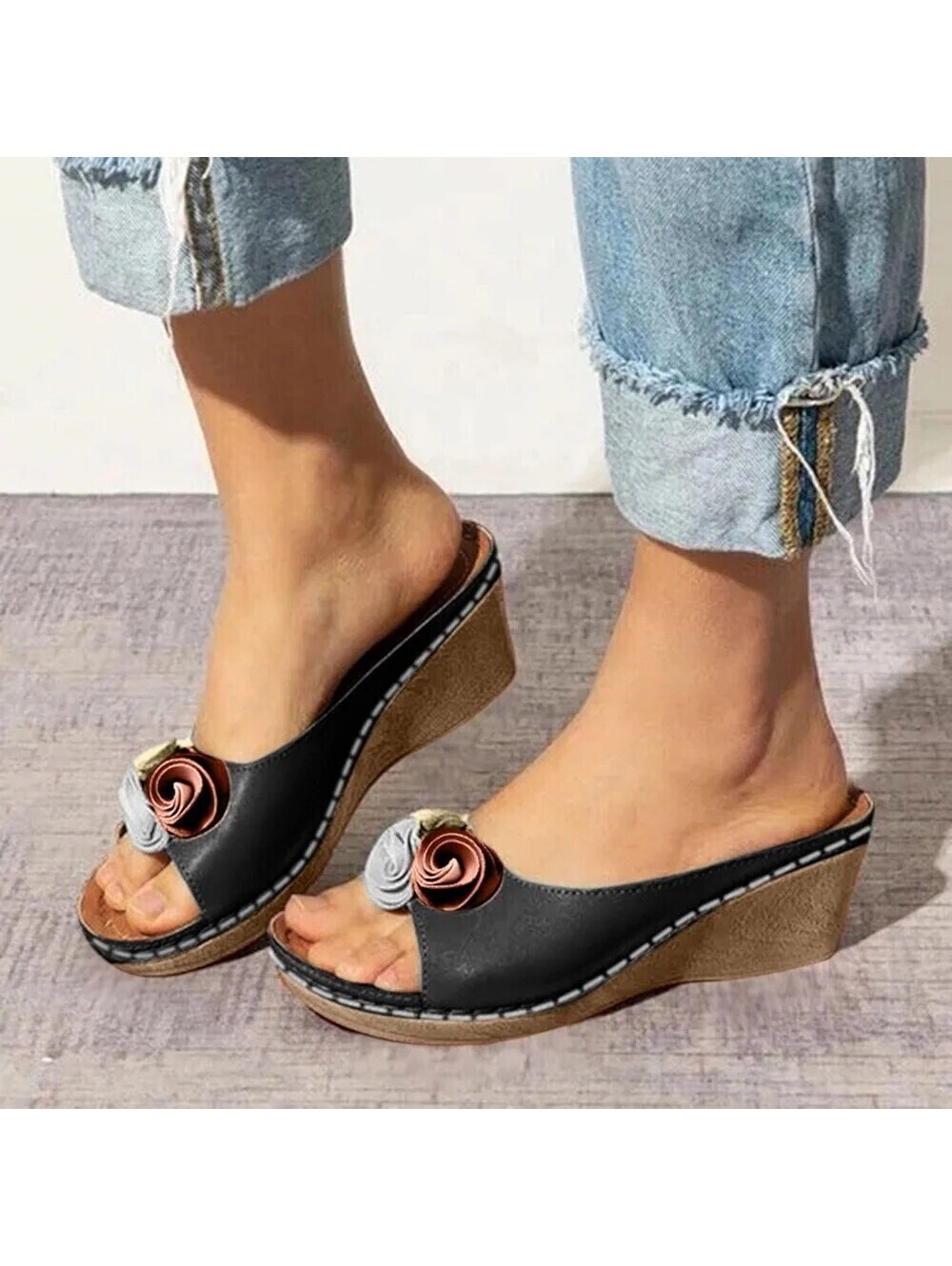Good Choice Women's Sydney Rosette Slide Wedge Sandals Black Size 7.5